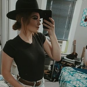 Meet your Posher, Lexi